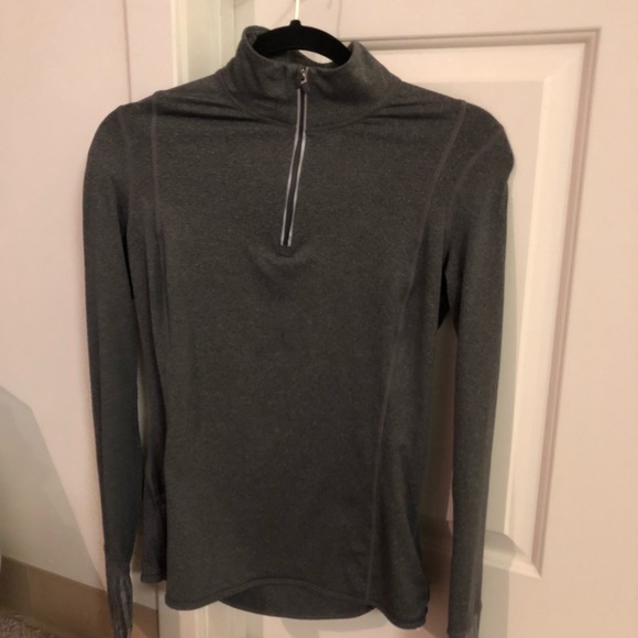 Athletic long sleeve top - Picture 2 of 5